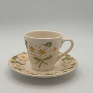 Metlox Poppytrail Sculptured Daisy Tea Cup Saucer Set Cream White Floral Vintage